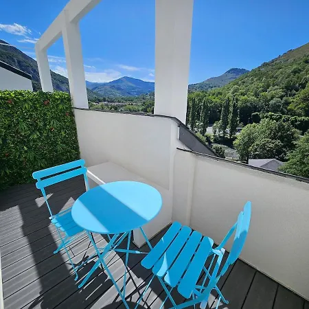 Un Balcon Sur Le Gave Guest house *